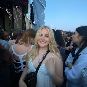 Meet your Posher, Avery